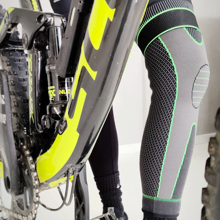 Langt Knæbind m. strop